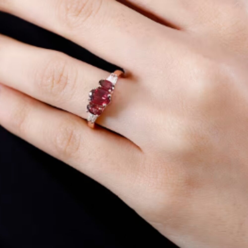 Tanzanian Wine Garnet and Moissanite Trilogy Ring - Picture 4 of 4